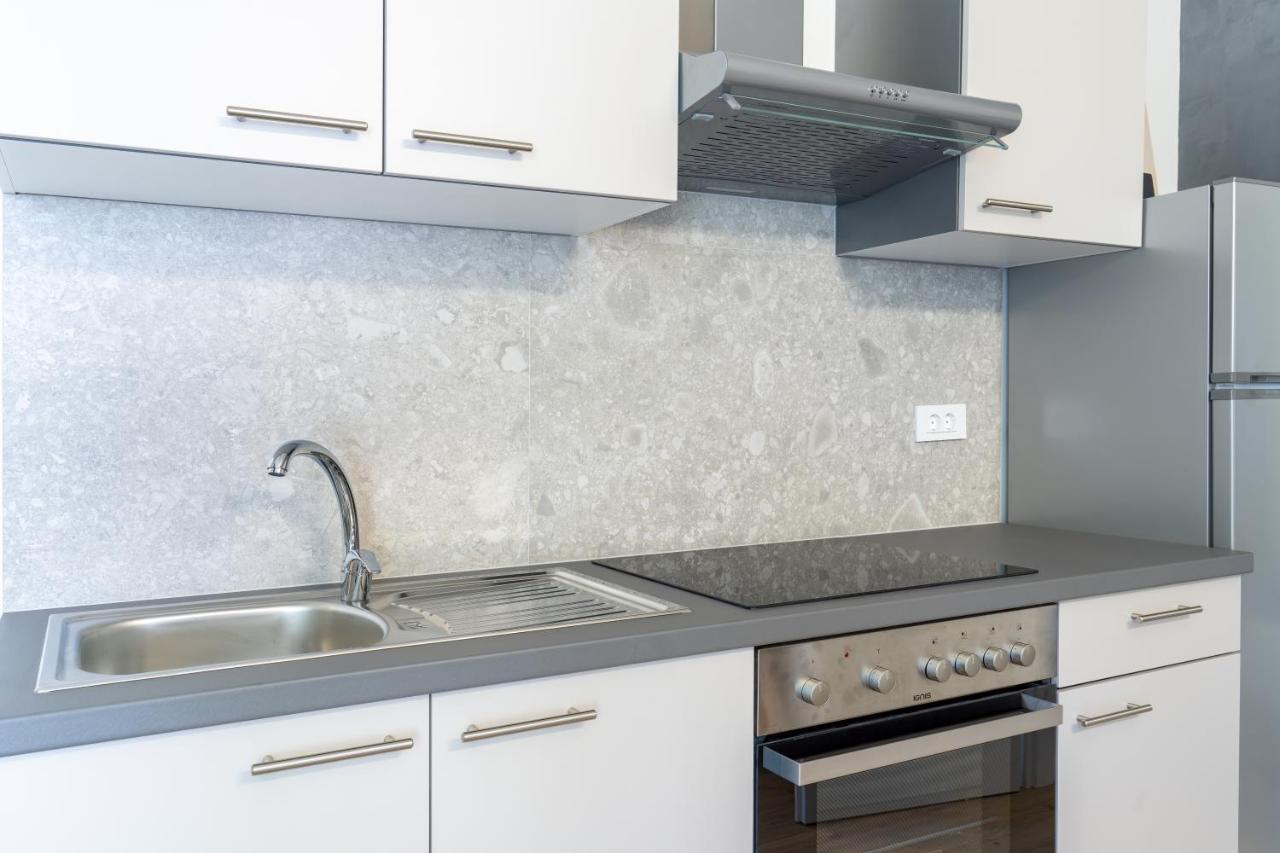 Stunning Apartment In Quiet Street Near Center With Free Parking 4 Floor Rijeka Exteriér fotografie