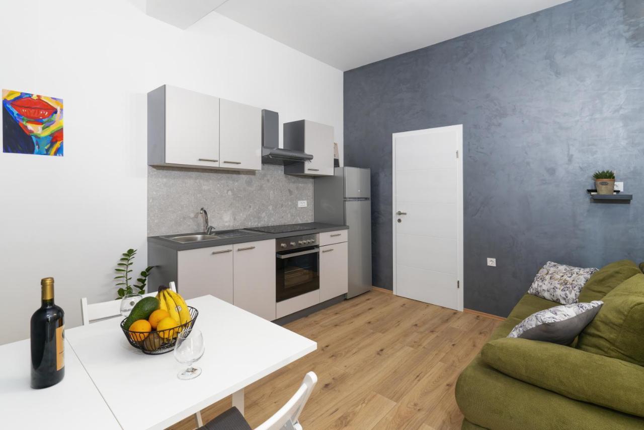 Stunning Apartment In Quiet Street Near Center With Free Parking 4 Floor Rijeka Exteriér fotografie