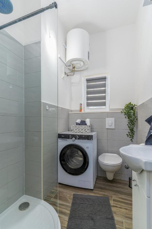 Stunning Apartment In Quiet Street Near Center With Free Parking 4 Floor Rijeka Exteriér fotografie