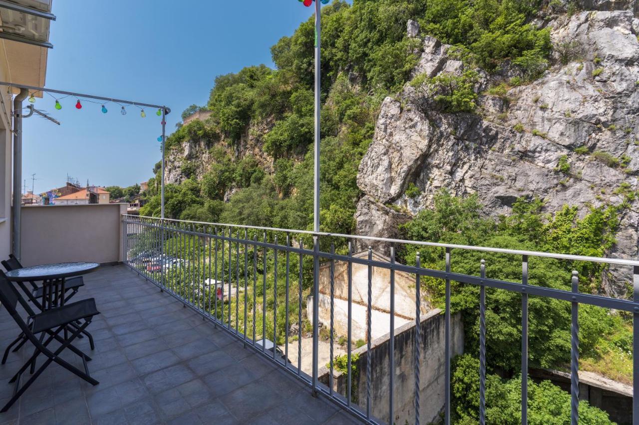 Stunning Apartment In Quiet Street Near Center With Free Parking 4 Floor Rijeka Exteriér fotografie