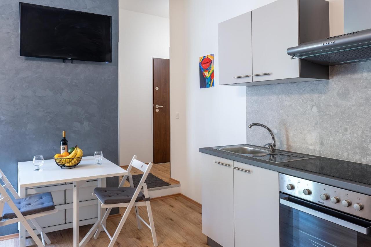 Stunning Apartment In Quiet Street Near Center With Free Parking 4 Floor Rijeka Exteriér fotografie